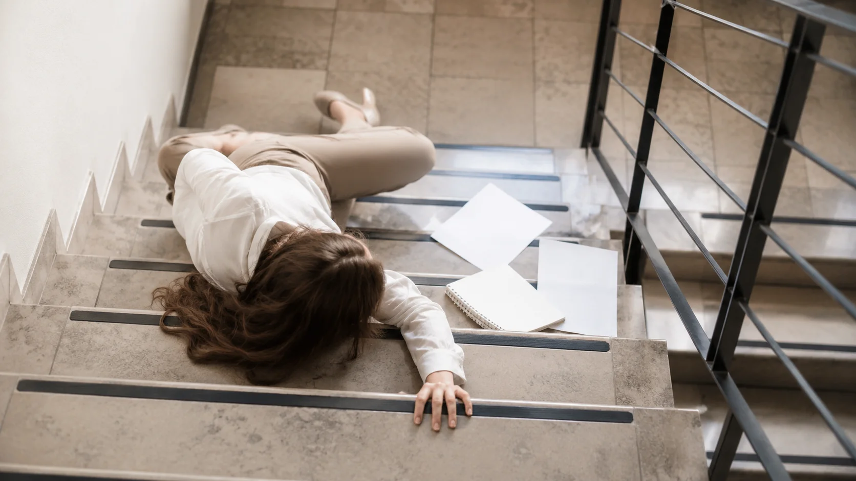 Chute dans un escalier : recours et indemnisation